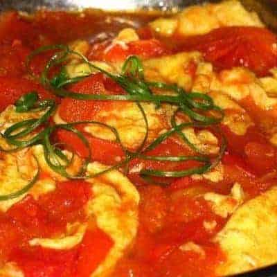 Fried Eggs With Tomatoes Recipe