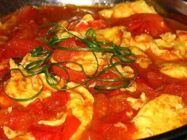 Fried Eggs With Tomatoes Recipe