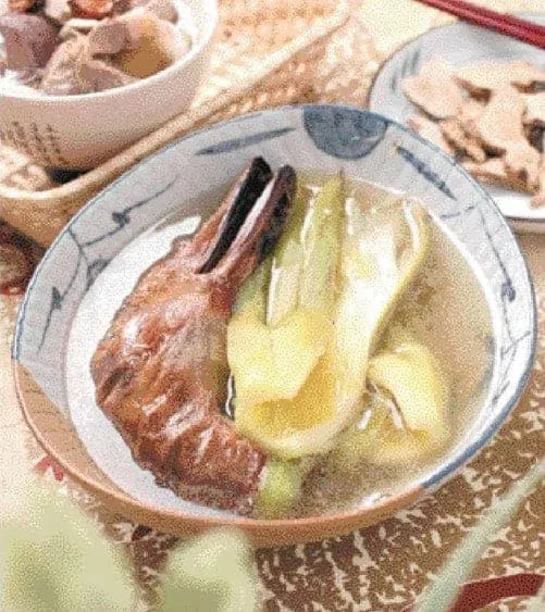 Roasted Duck Head With Overlord Flower Soup Recipe