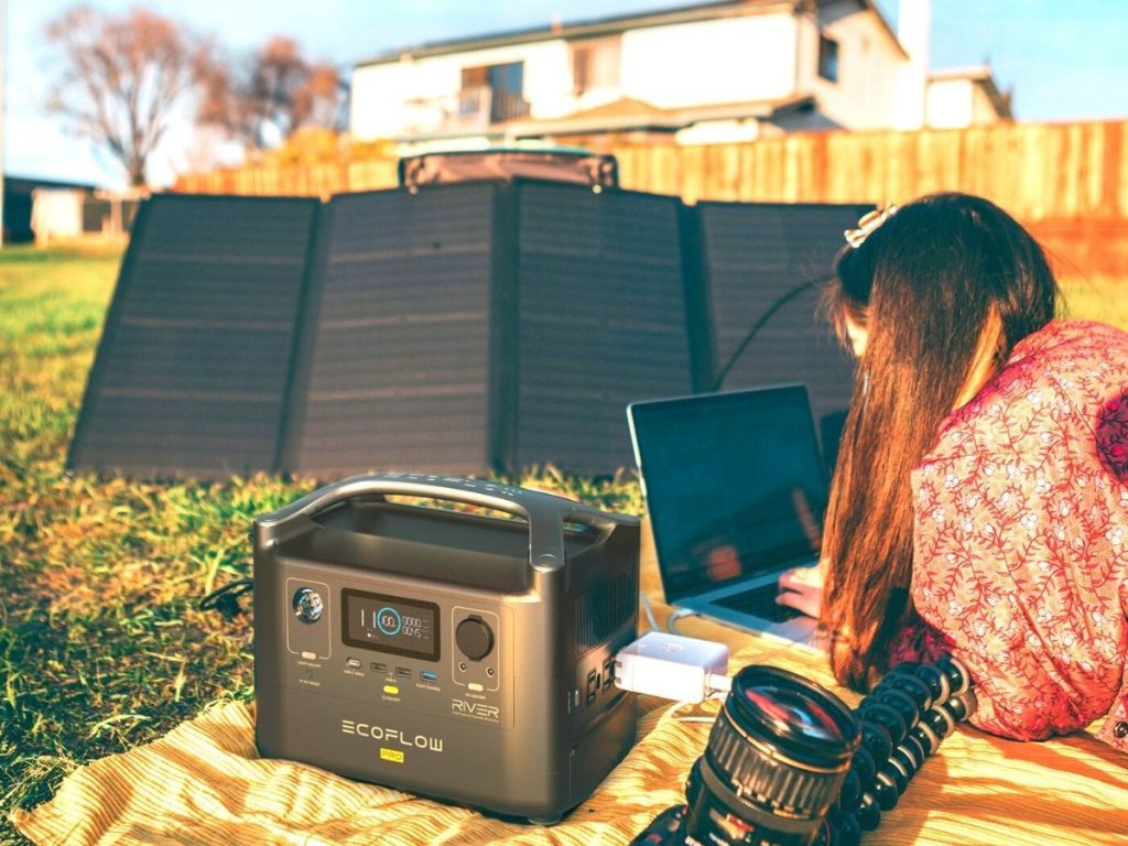 Ecoflow River pro with solar panel and camera