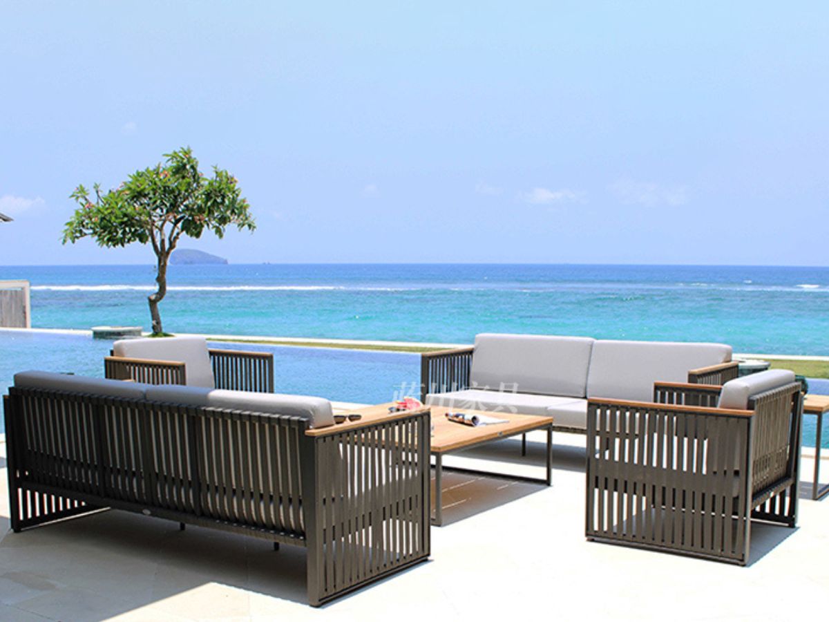 10 Best Wood Patio Furniture and Buying Guide